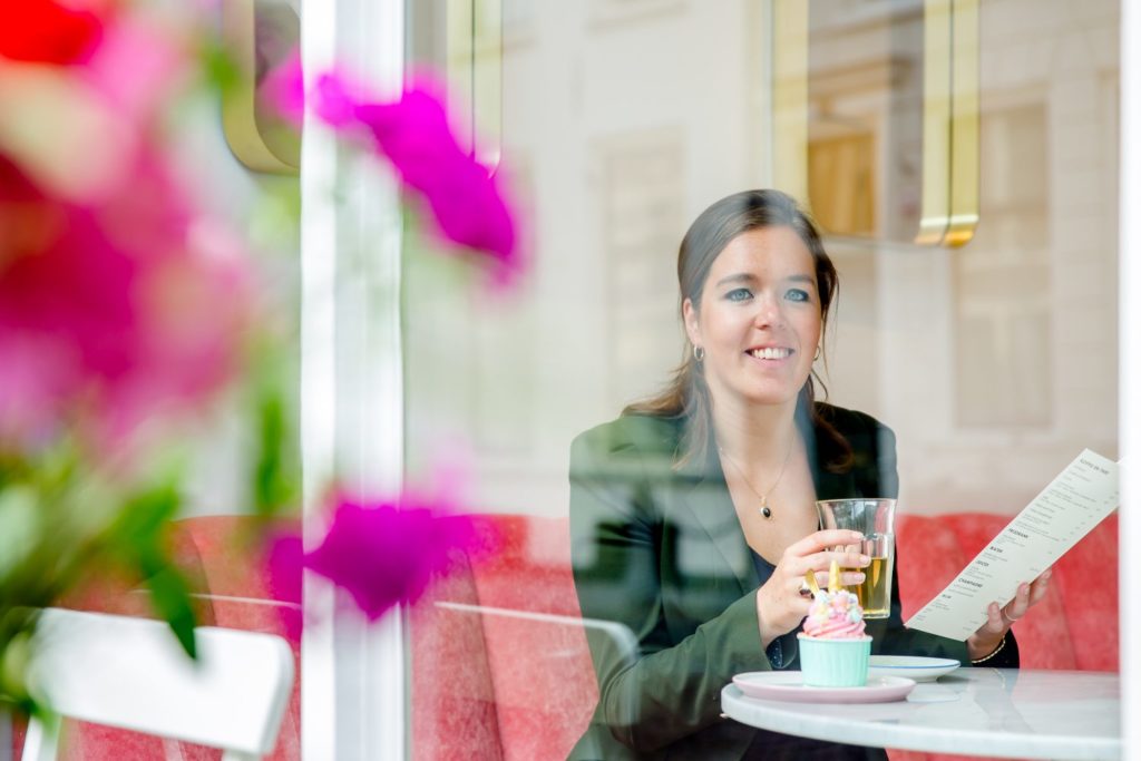 vrouwelijke makelaar, Waarom kiezen voor een vrouwelijke makelaar? De vrouw bepaalt en de man betaalt., Makelaar in Utrecht